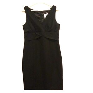 Women Size 6 Fit Sleeveless Little Black Dress